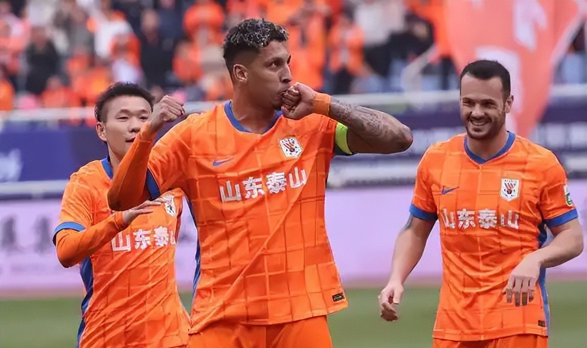 包含山东泰山内部会议纪要流出：转会期回应争议，欧超杯使命明确，训练强度明显提升的词条