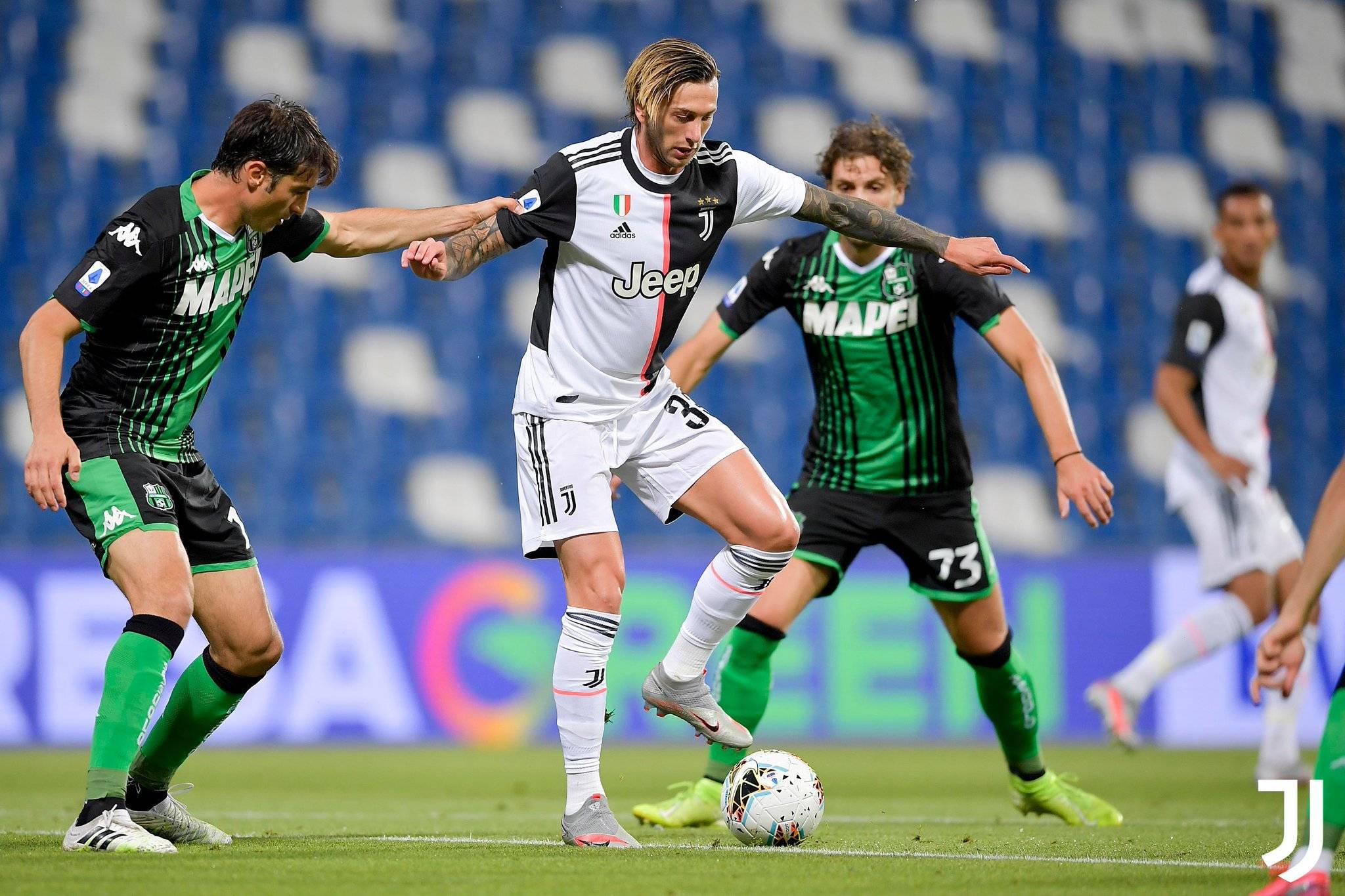 风云突变新疆广汇今晨远射贴柱冲刺阶段成都蓉城备战意甲之后，浓眉哥在巴黎圣日耳曼比赛中突破纪录的简单介绍